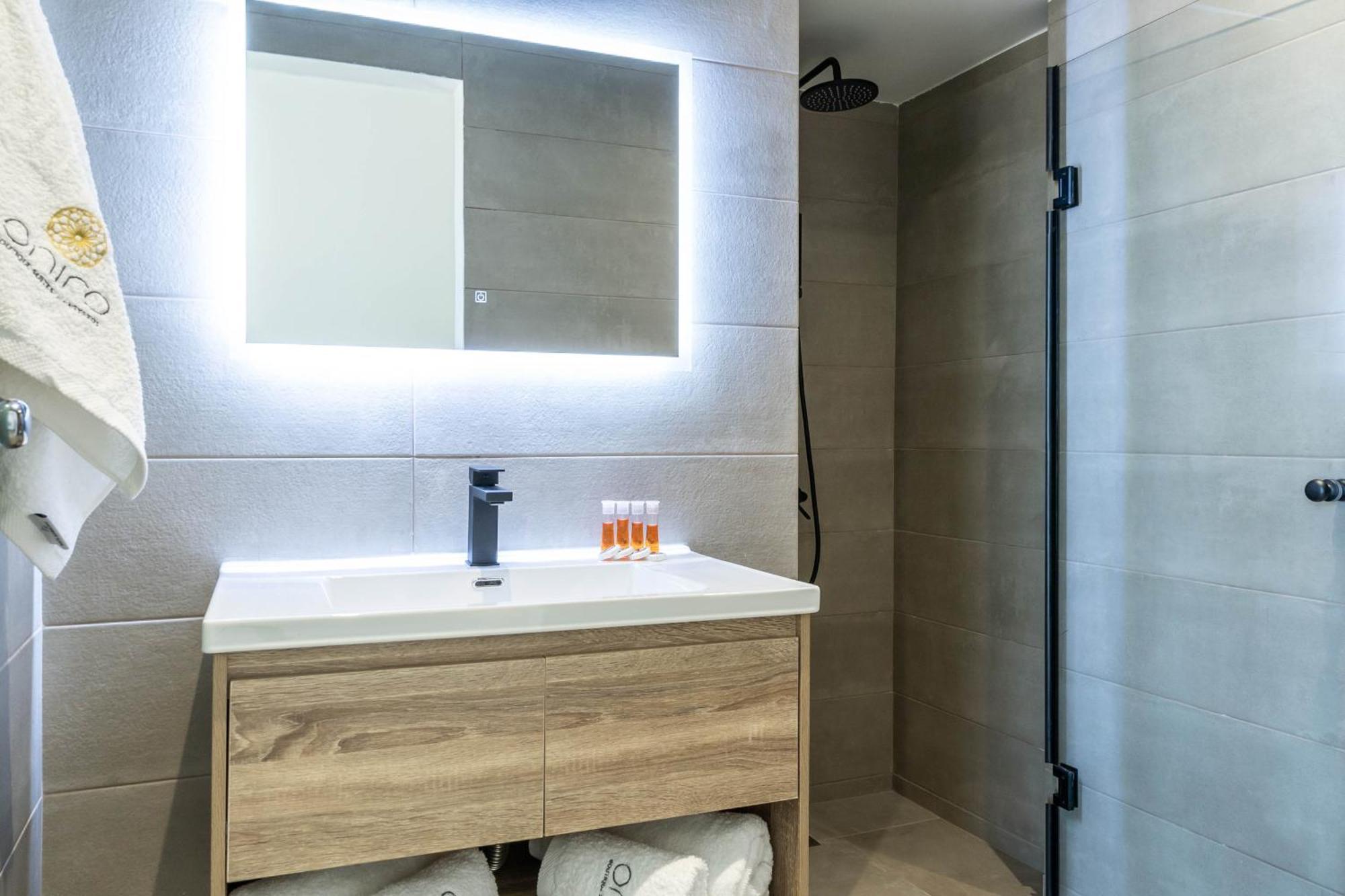 Nerea Boutique Suites Karystos Pokoj fotografie